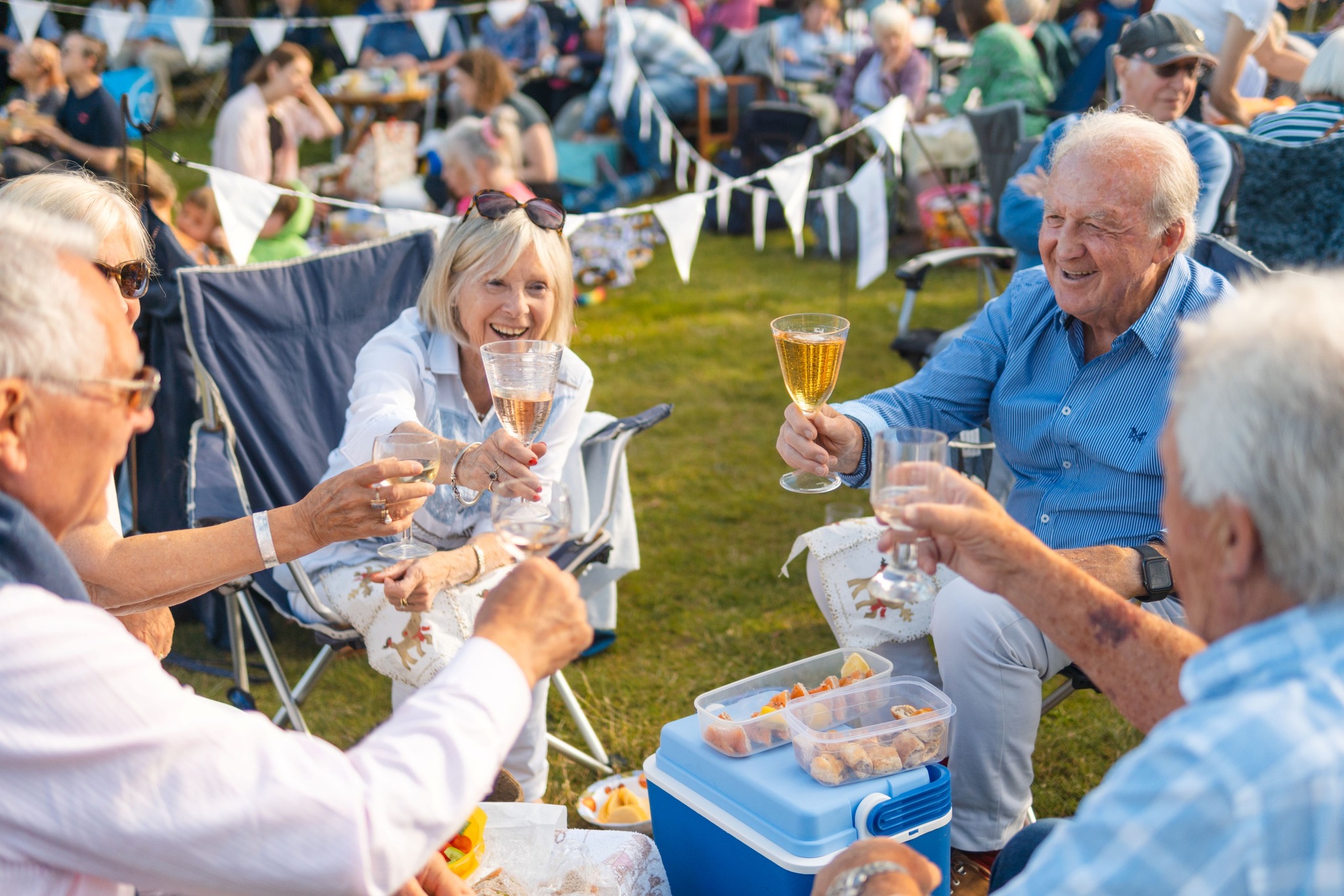 audience at Furzt Grds